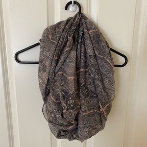 Infinity scarf